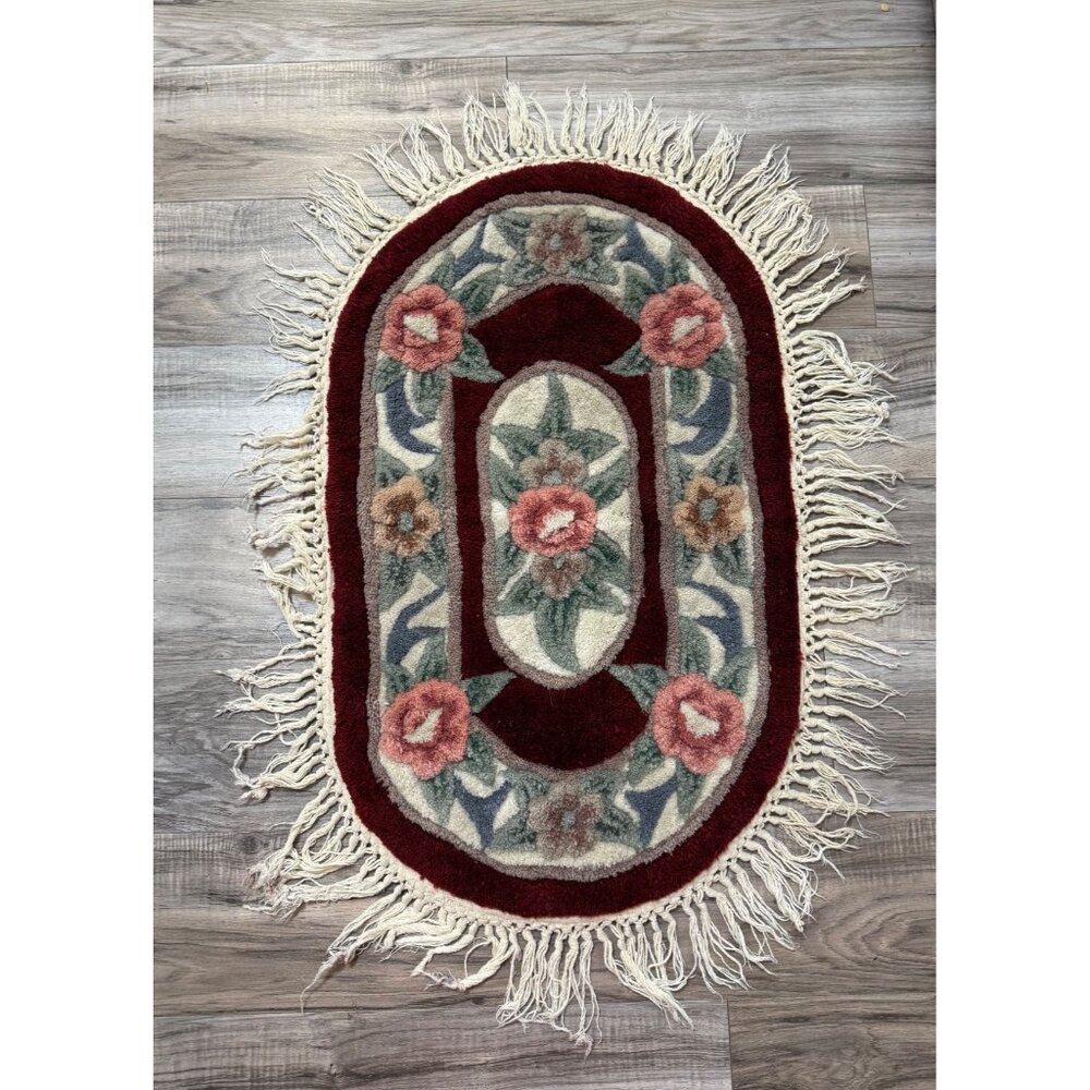 Vtg Floral Oval hand tufted Wool Rug Fringe 29 by 17 Grannycore cottage Read